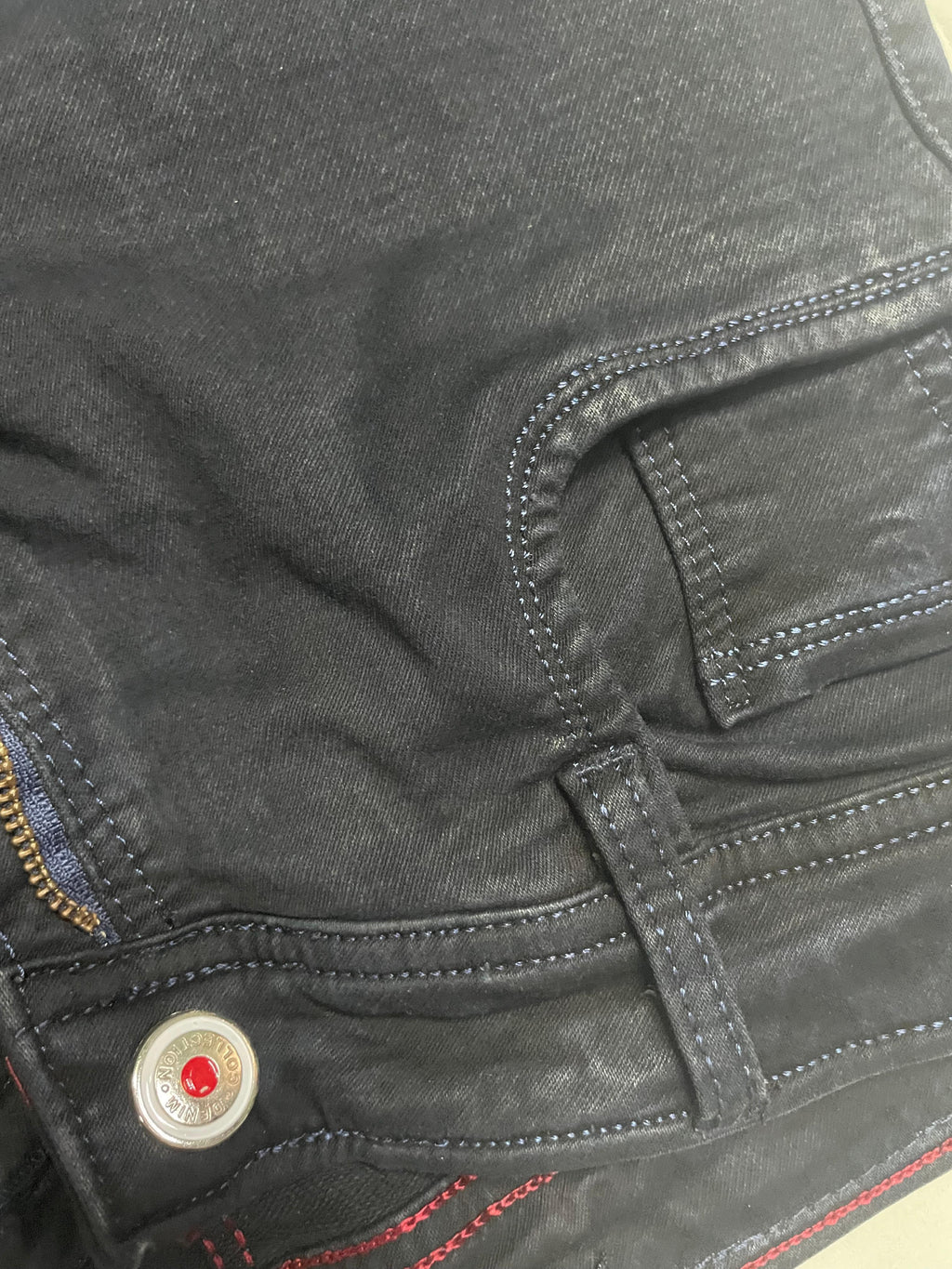 Men’s Dark Wash Cargo Jeans.